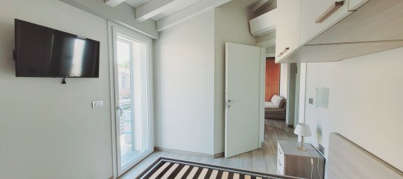4-salle Appartement à San Bartolomeo al Mare, Italy No. 36591 8