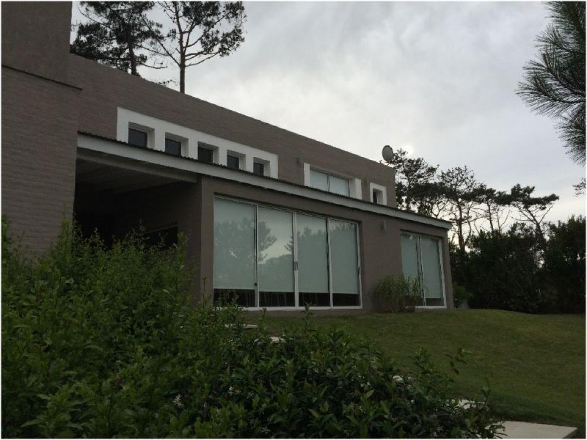 4 bedrooms House in Maldonado, Uruguay No. 9130
