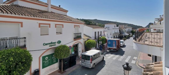 2 bedrooms Apartment in Benahavis, Spain No. 178360 2