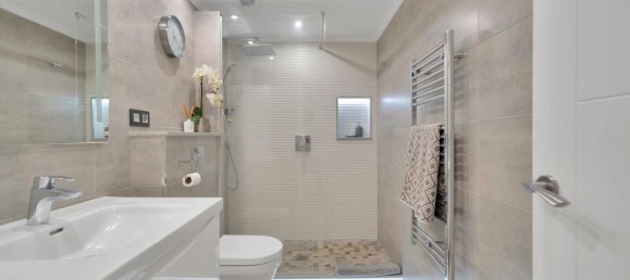 2 bedrooms Apartment in Benahavis, Spain No. 178360 6