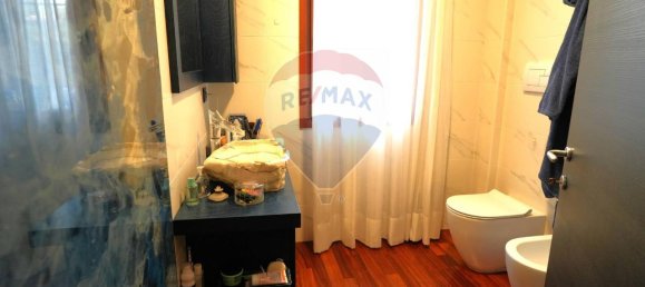 5-Zimmer Haus in Paderno Dugnano, Italy, Nr. 34098 9