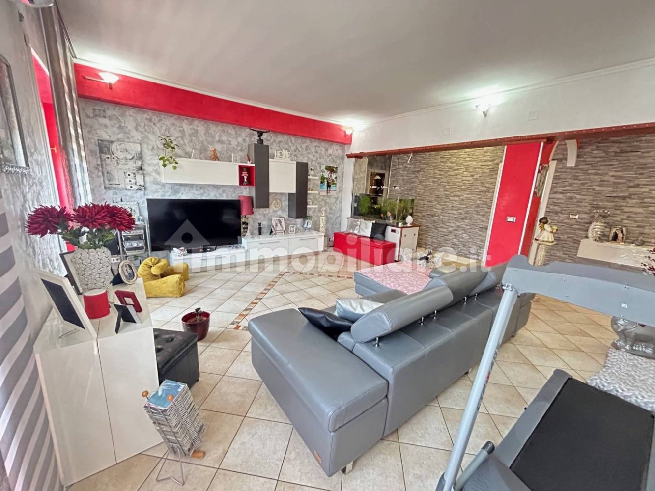 4 bedrooms Apartment in Rome, Italy No. 215977