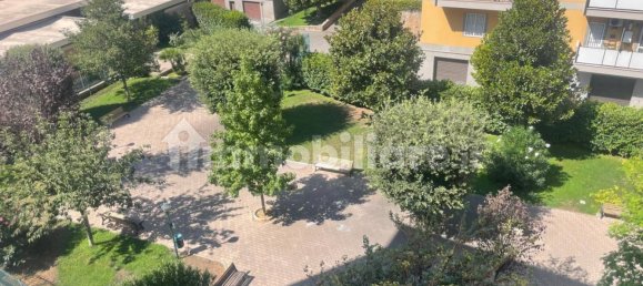 4 bedrooms Apartment in Rome, Italy No. 215977 3