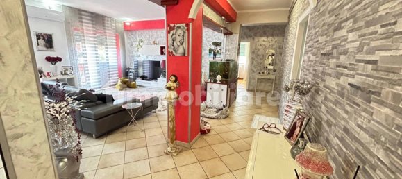 4 bedrooms Apartment in Rome, Italy No. 215977 6