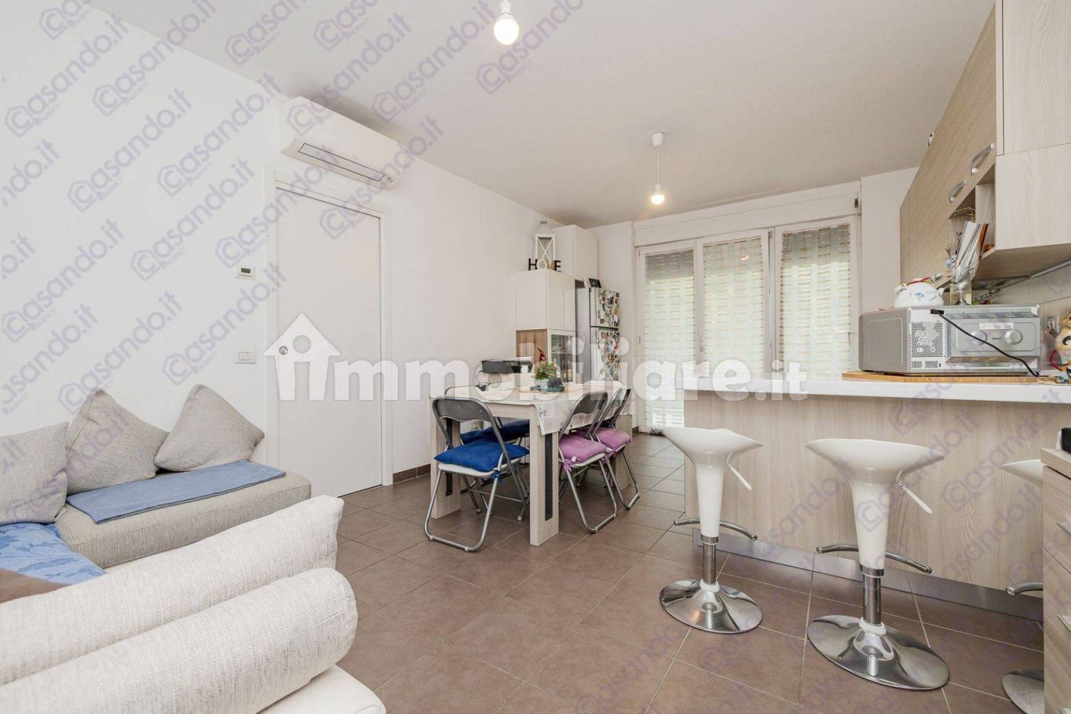 2 bedrooms Apartment in Milan, Italy No. 294595
