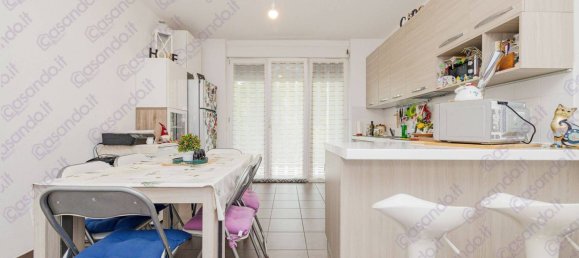 2 bedrooms Apartment in Milan, Italy No. 294595 2