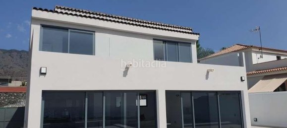 5 bedrooms Villa in Adeje, Spain No. 26116 2