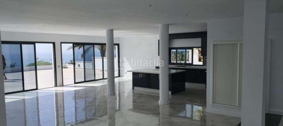 5 bedrooms Villa in Adeje, Spain No. 26116 16