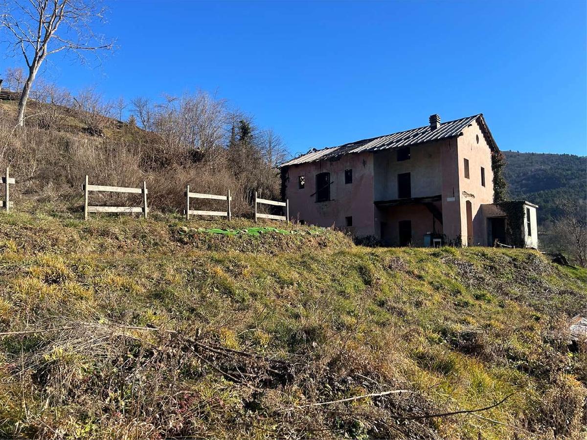 4 rooms House in Priola, Italy No. 68857