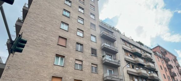 2-salle Appartement à Milan, Italy No. 339107 3