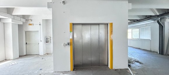 Склад 3687м² в Кавенаго Брианца, Италия № 359792 19