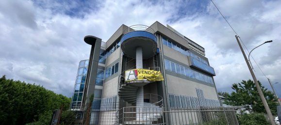 Склад 3687м² в Кавенаго Брианца, Италия № 359792 3