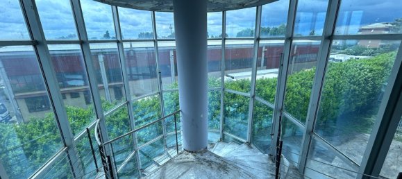 Склад 3687м² в Кавенаго Брианца, Италия № 359792 10