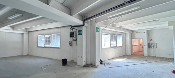 Склад 3687м² в Кавенаго Брианца, Италия № 359792 7