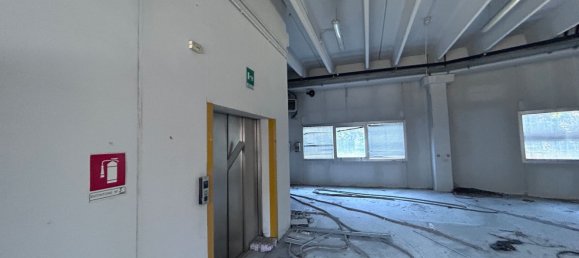 Склад 3687м² в Кавенаго Брианца, Италия № 359792 16