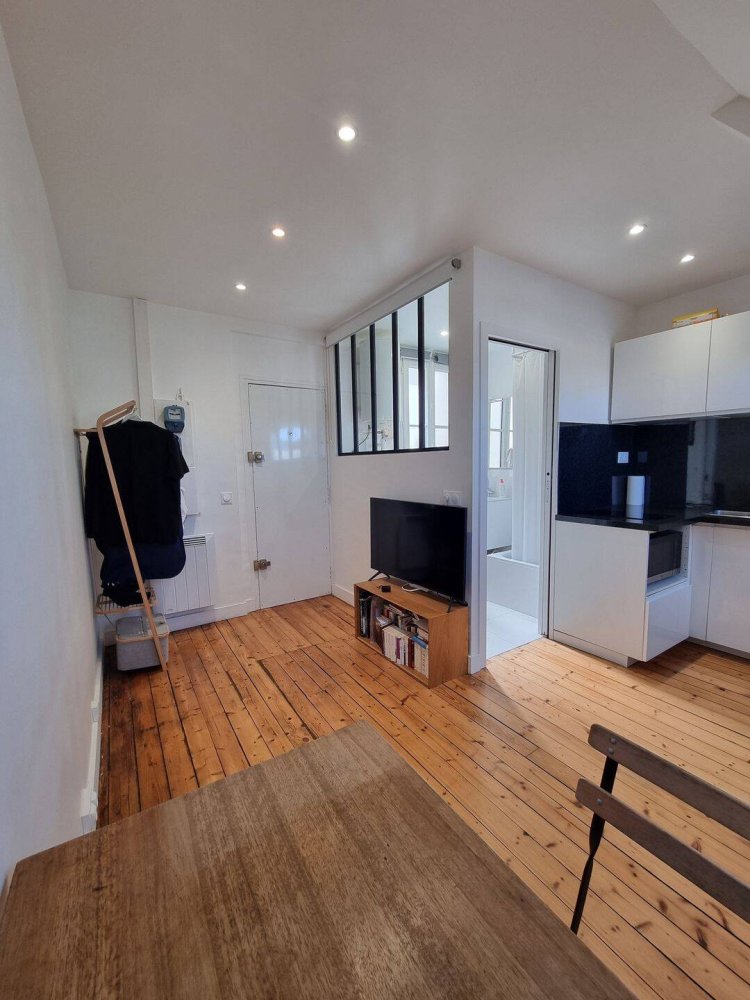 Studio in Paris, France No. 326842