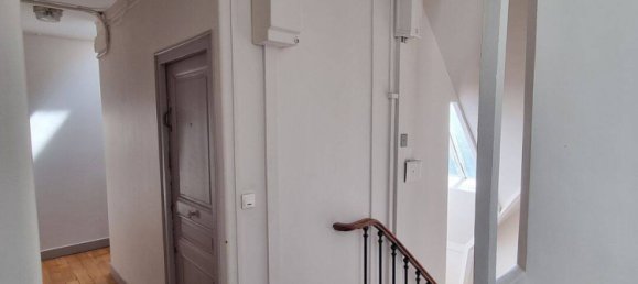 Studio in Paris, France No. 326842 7