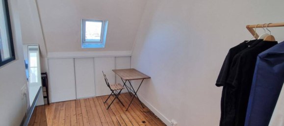 Studio in Paris, France No. 326842 5