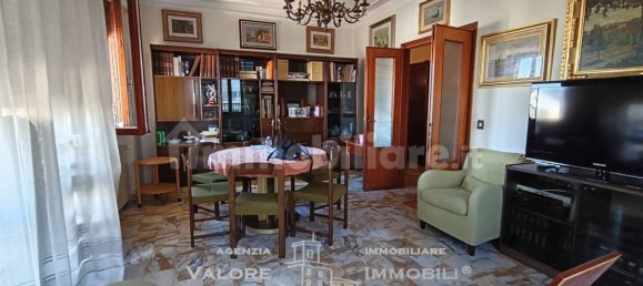 3 bedrooms Apartment in Livorno, Italy No. 354581 7