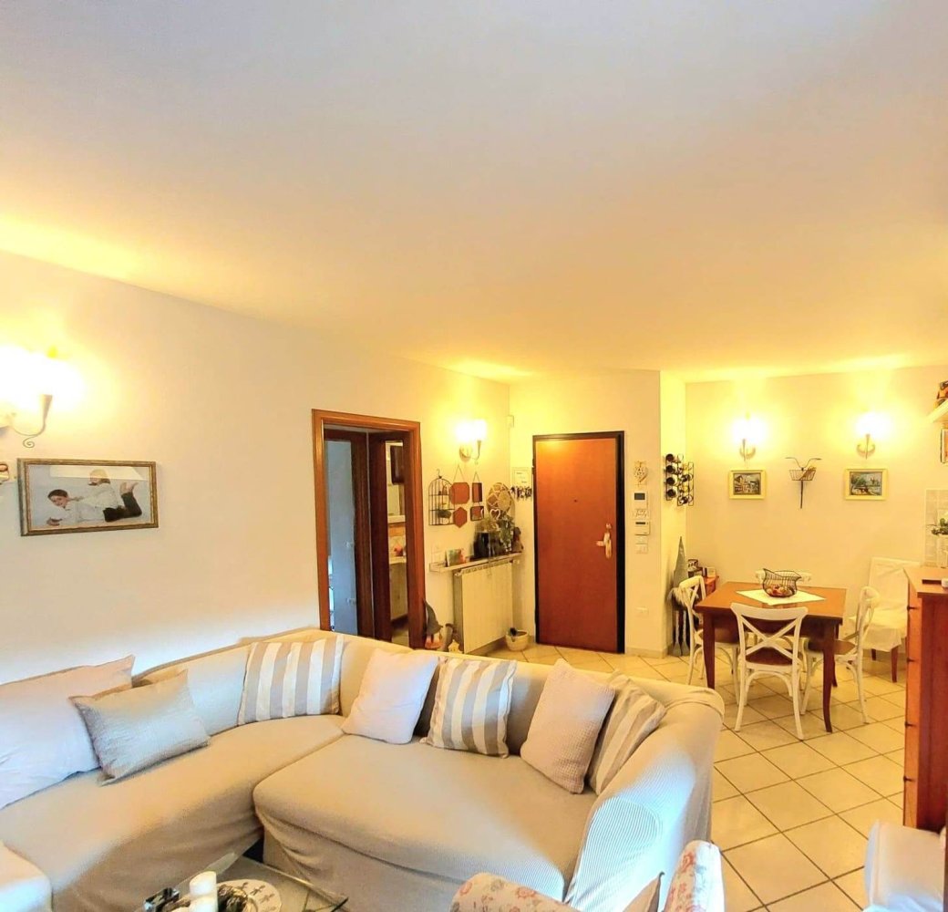 4 Schlafzimmer Wohnung in Prato, Italy, Nr. 323168