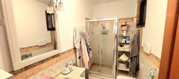 4 Schlafzimmer Wohnung in Prato, Italy, Nr. 323168 12