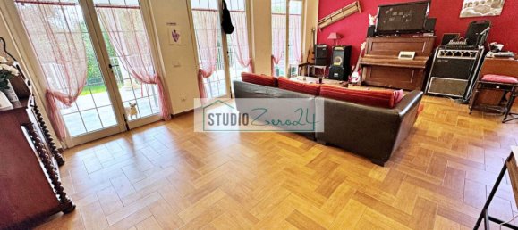 6 bedrooms Villa in Pietrasanta, Italy No. 325621 8