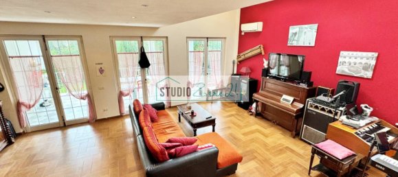 6 bedrooms Villa in Pietrasanta, Italy No. 325621 10