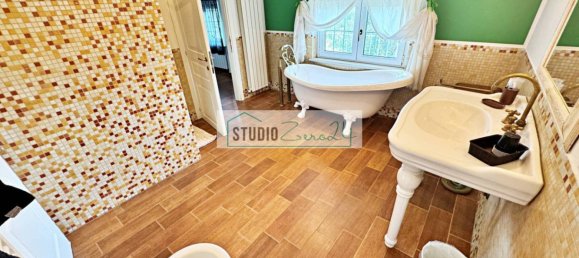 6 bedrooms Villa in Pietrasanta, Italy No. 325621 25