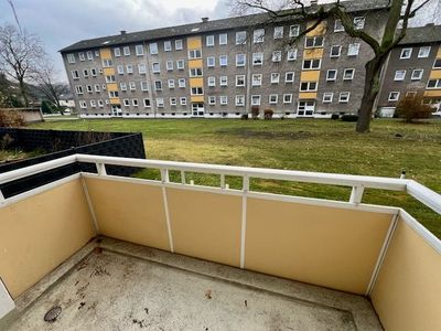 3 rooms Apartment in Duisburg, Germany No. 107304