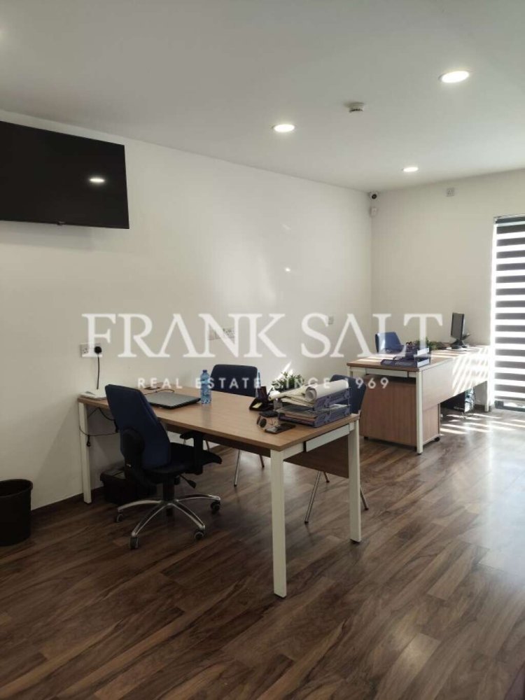 140m² Office in Iklin, Malta No. 12301