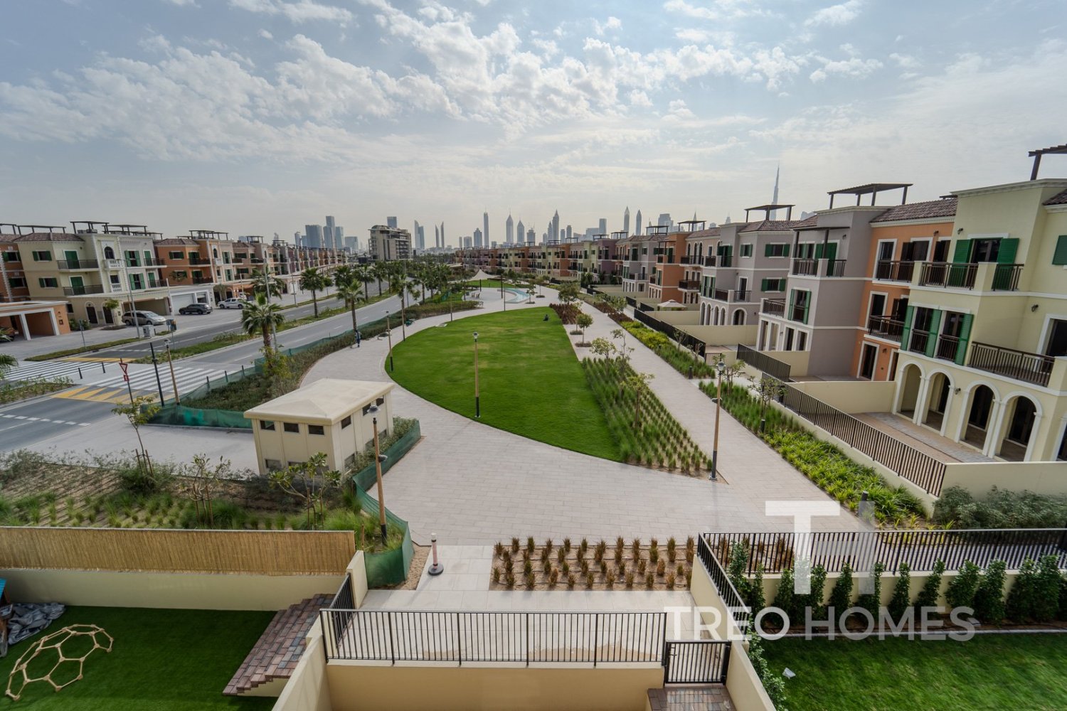 3 bedrooms Townhouse in Jumeirah, UAE No. 28457