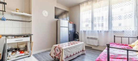1 bedroom Apartment in Villeneuve-Saint-Georges, France No. 328979 2