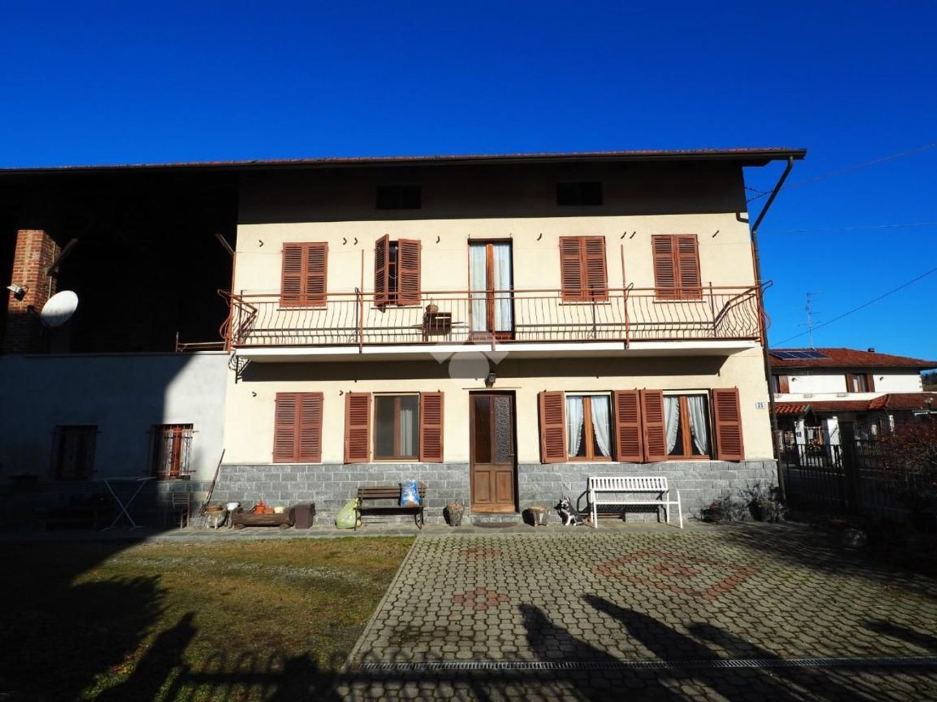 Дом с 5 комнатами в Куаренья Черрето, Италия № 227122