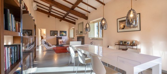 Дом с 21 комнатой в Тоди, Италия № 132082 21