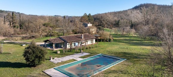 Дом с 21 комнатой в Тоди, Италия № 132082 6