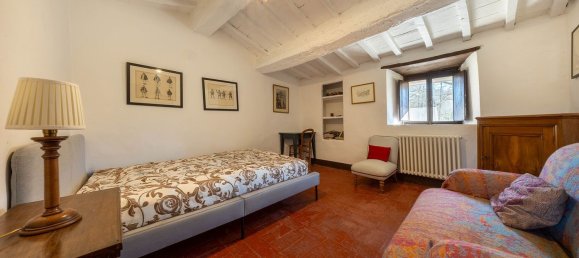 Дом с 21 комнатой в Тоди, Италия № 132082 26