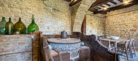 Дом с 21 комнатой в Тоди, Италия № 132082 18