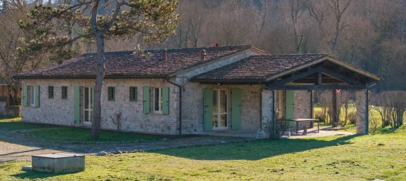 Дом с 21 комнатой в Тоди, Италия № 132082 7