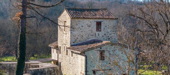 Дом с 21 комнатой в Тоди, Италия № 132082 4