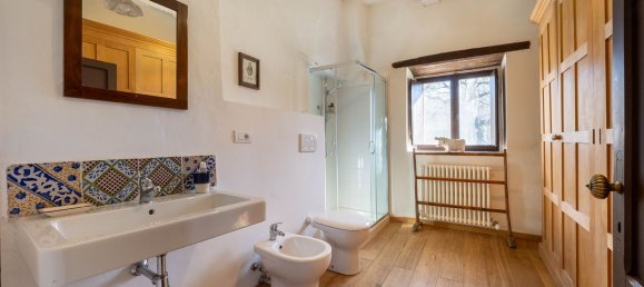 Дом с 21 комнатой в Тоди, Италия № 132082 12