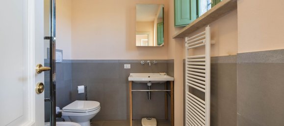 Дом с 21 комнатой в Тоди, Италия № 132082 15