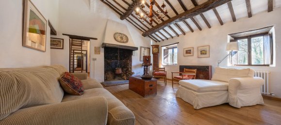 Дом с 21 комнатой в Тоди, Италия № 132082 9