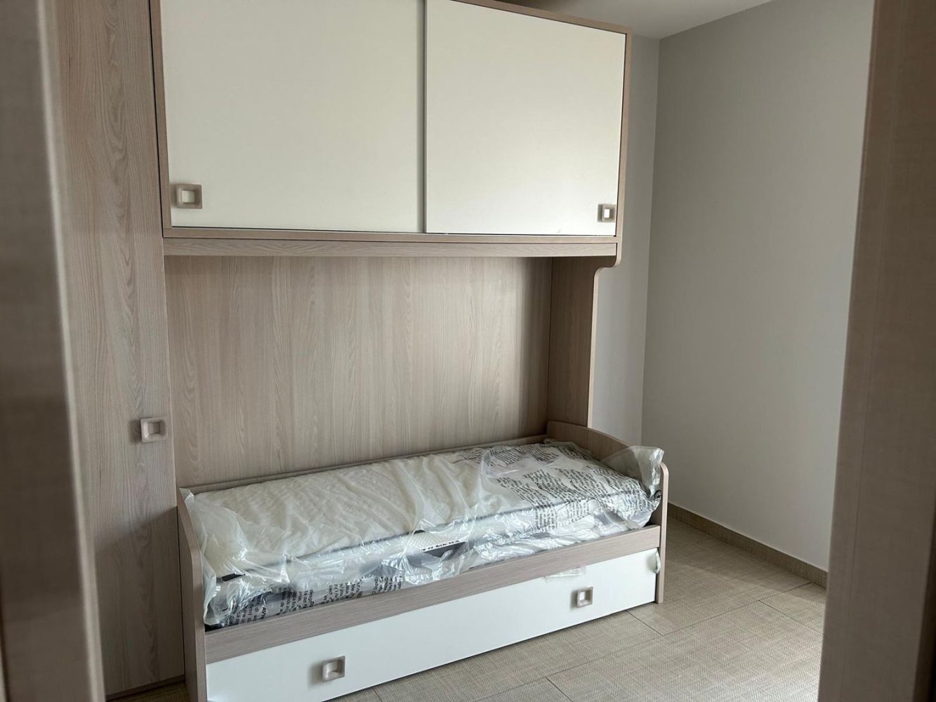 Дом с 8 комнатами в Кастель Вольтурно, Италия № 254865