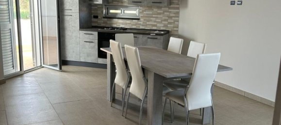 Дом с 8 комнатами в Кастель Вольтурно, Италия № 254865 9