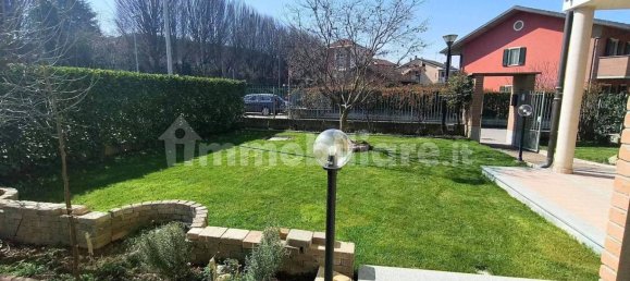 3 bedrooms Villa in Carmagnola, Italy No. 129029 8