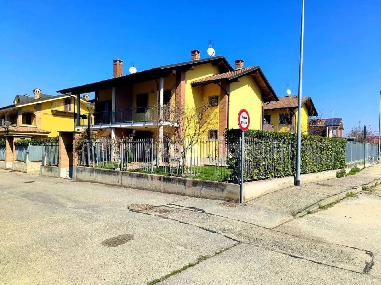 3 bedrooms Villa in Carmagnola, Italy No. 129029