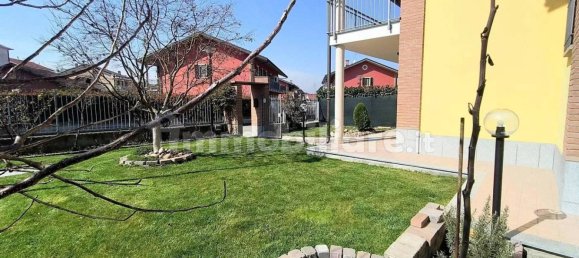 3 bedrooms Villa in Carmagnola, Italy No. 129029 9