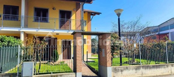 3 bedrooms Villa in Carmagnola, Italy No. 129029 2