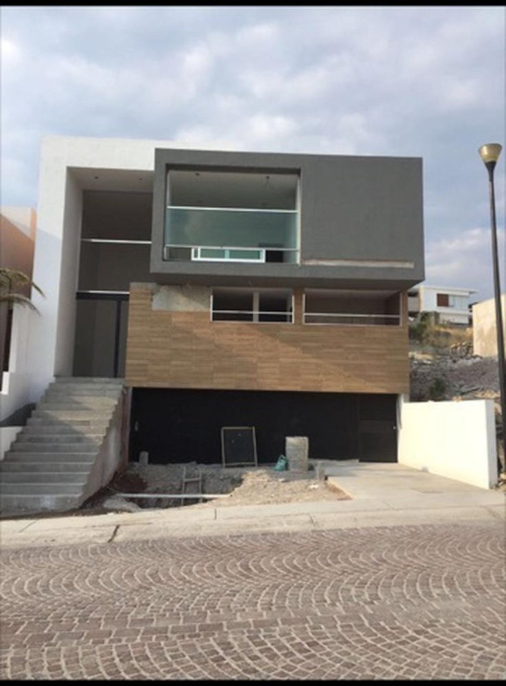 4 bedrooms House in Queretaro, Mexico No. 184225