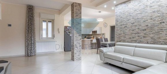 3غرفة شقة في Tremestieri Etneo, Italy رقم 139342 5